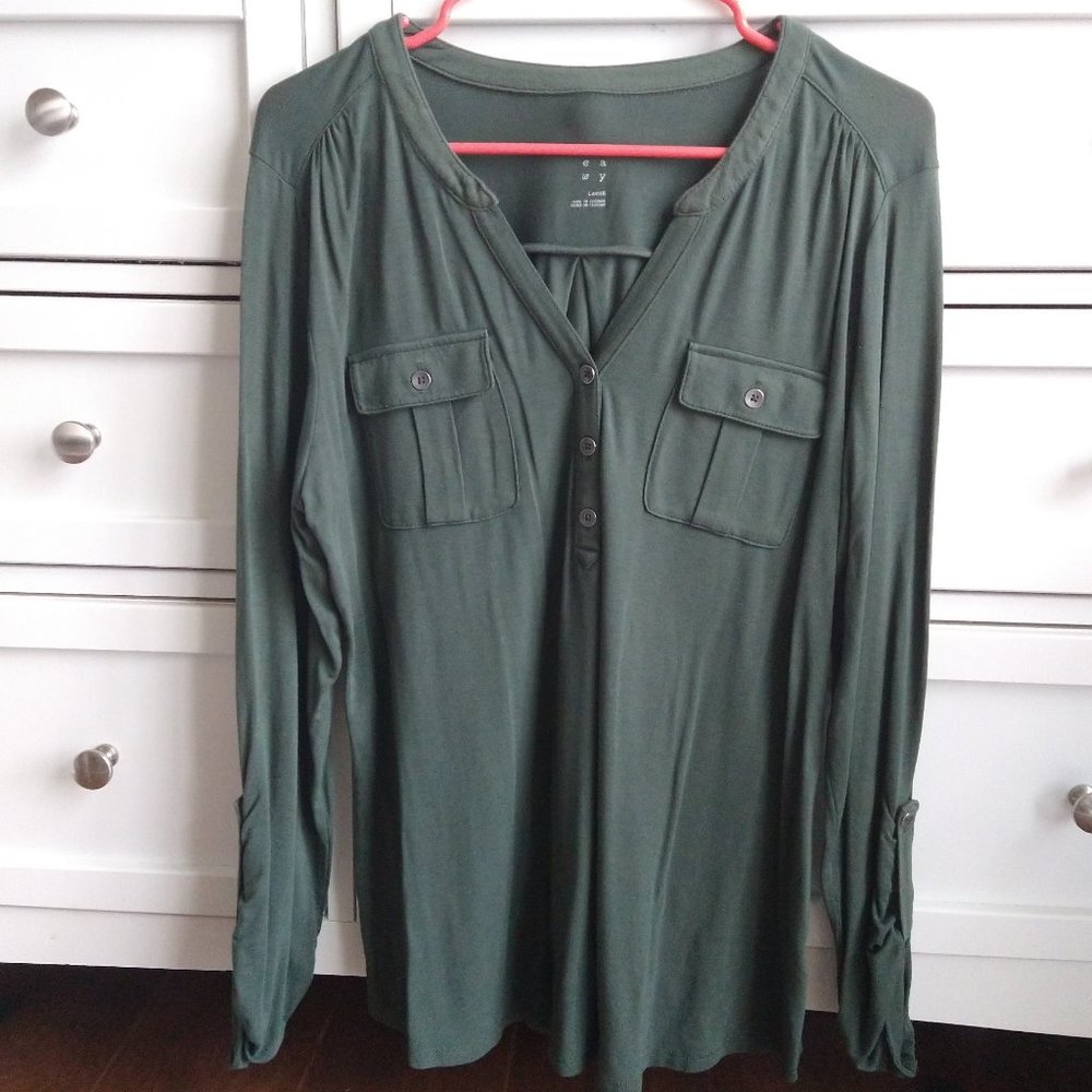 Target A New Day olive green 3/4 to full sleeve pocket front top